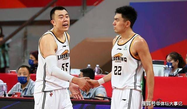 黄晓明新片路透黄晓明也坦言在这部电影中;塑造律师的过程中具有很大的挑战性，其中庭审现场的戏份需要全程脱稿独白演绎，为此他提前一个月就开始背台词，进行人物情绪管理，甚至在仅有两天的春节假期的情况下;闭关背词，即便提前做了充分的准备，他依然感到很紧张